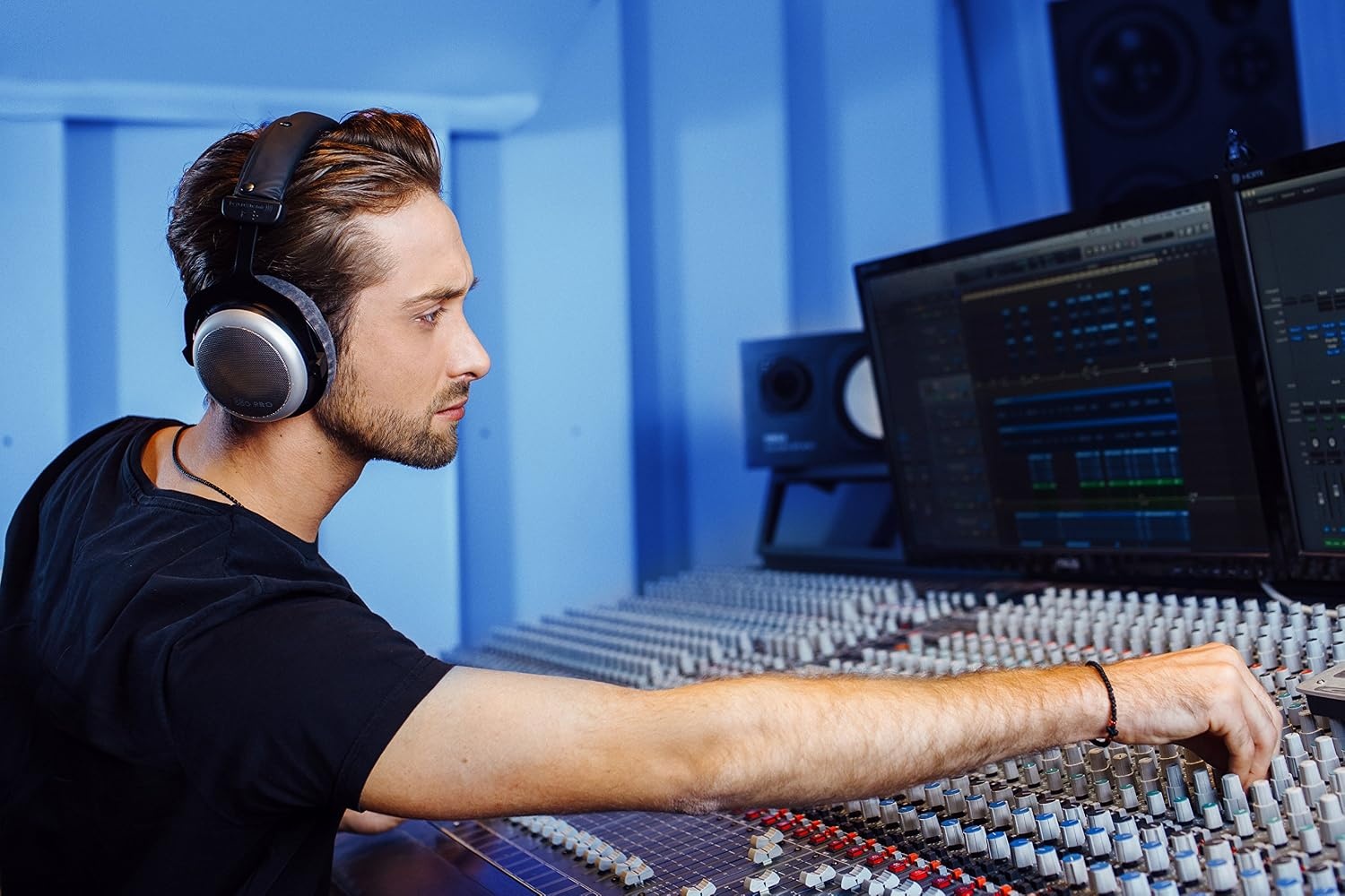 image:imagebeyerdynamic DT 880 Premium Edition OverEarStereo Headphones SemiOpen Design Wired highend 32 250 or 600 Ohm 250 OHM Black EditionGray