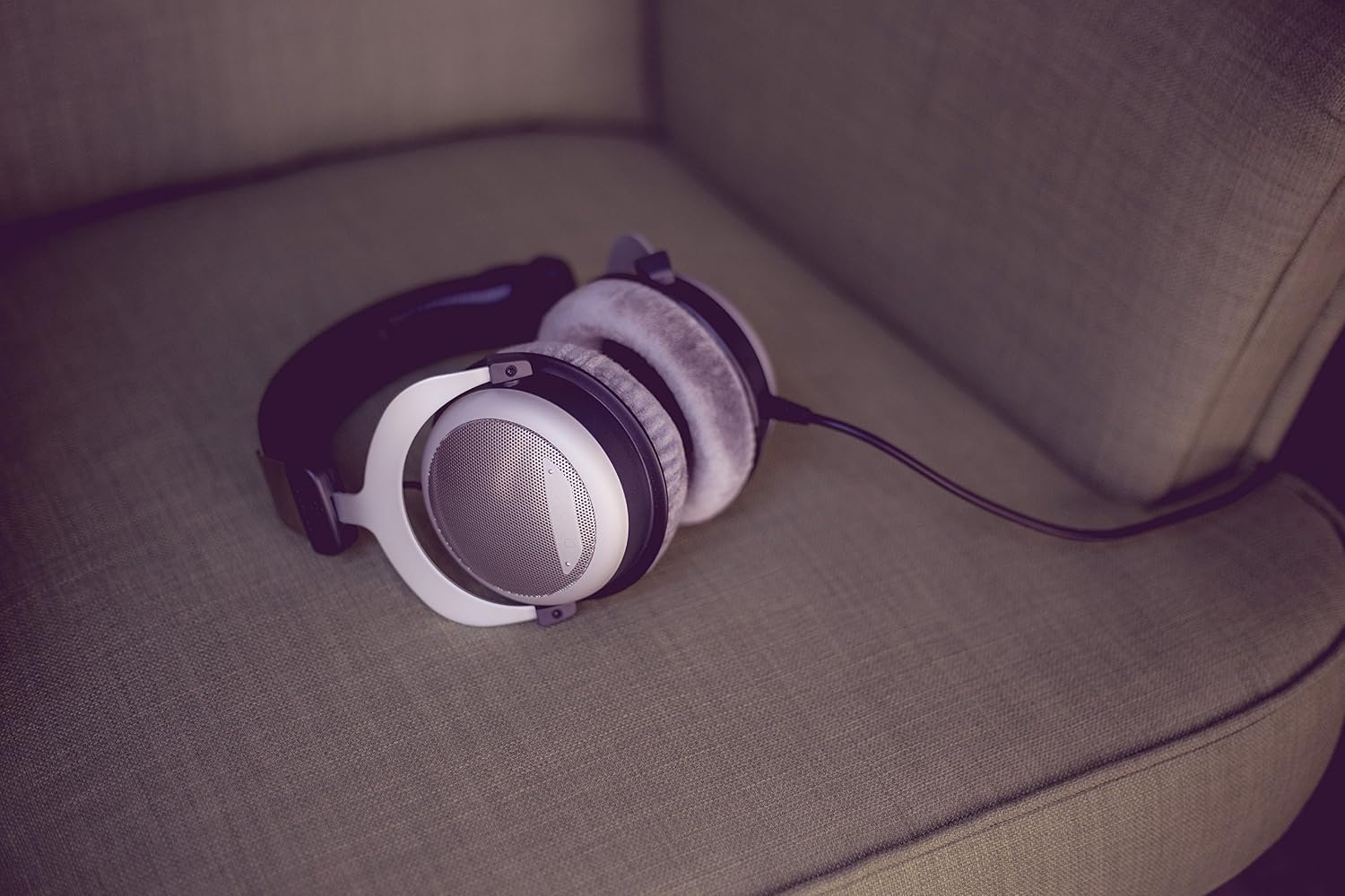 image:imagebeyerdynamic DT 880 Premium Edition OverEarStereo Headphones SemiOpen Design Wired highend 32 250 or 600 Ohm 250 OHM Black EditionGray