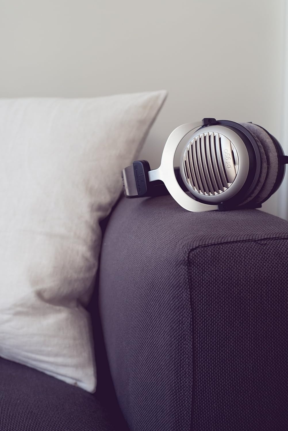 image:imagebeyerdynamic DT 990 Premium 250 Ohm HiFi HeadphoneStandard Packaging